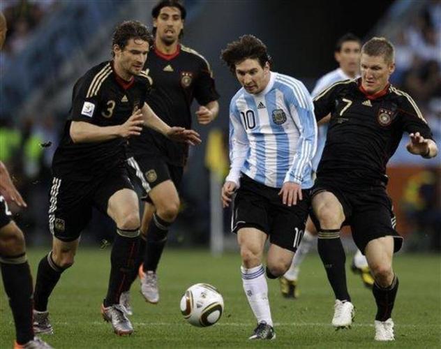 2010德国vs阿根廷比分的相关图片